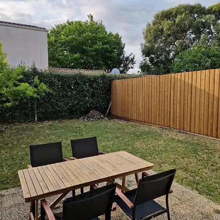 Maison Typique 6 Couchages Oleronaise Au Coeur De L'ile D'oleron Дом отдыха *